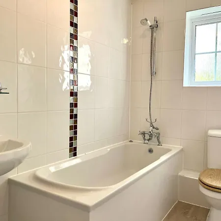 Comfortable 3 Bedroomed House In Bicester Exterior photo