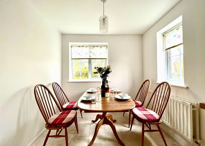 Comfortable 3 Bedroomed House In Bicester
