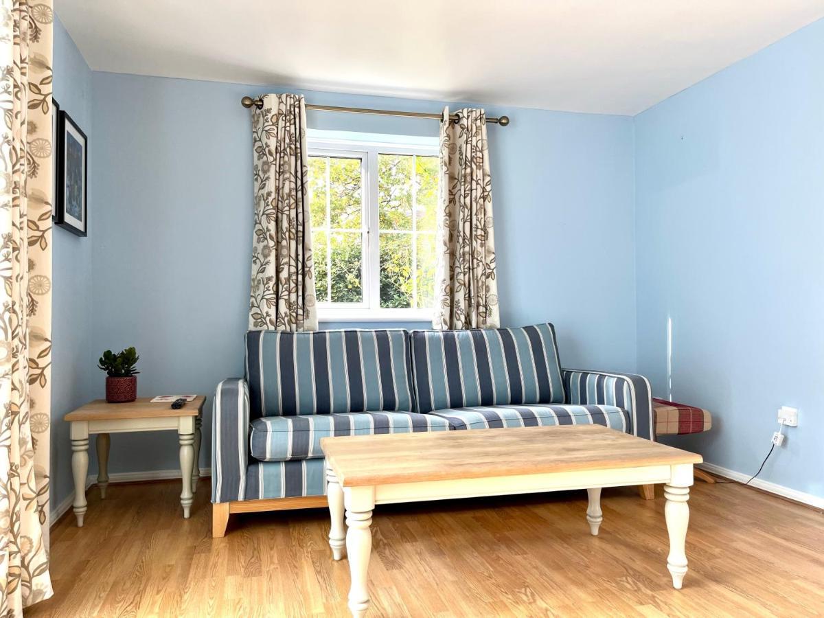 Comfortable 3 Bedroomed House In Holiday home *