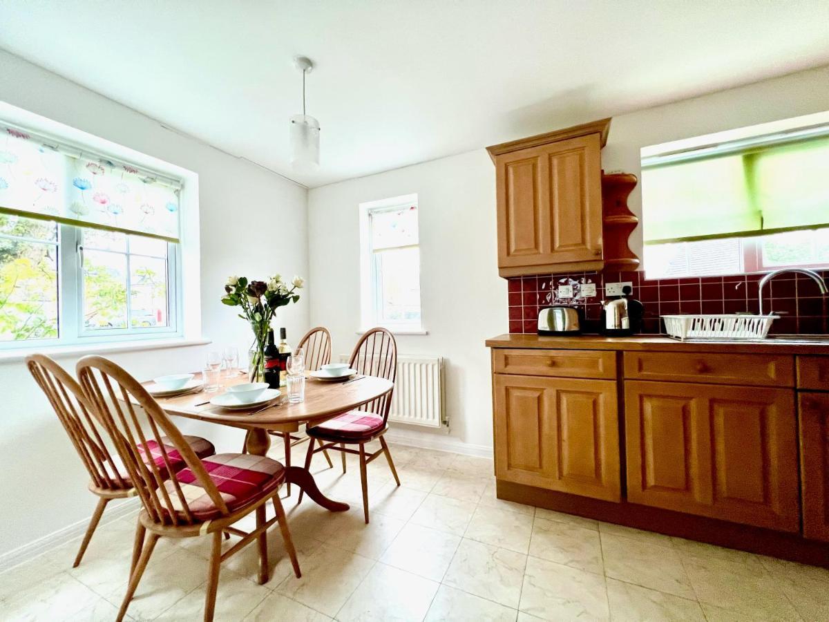 Comfortable 3 Bedroomed House In Holiday home Bicester
