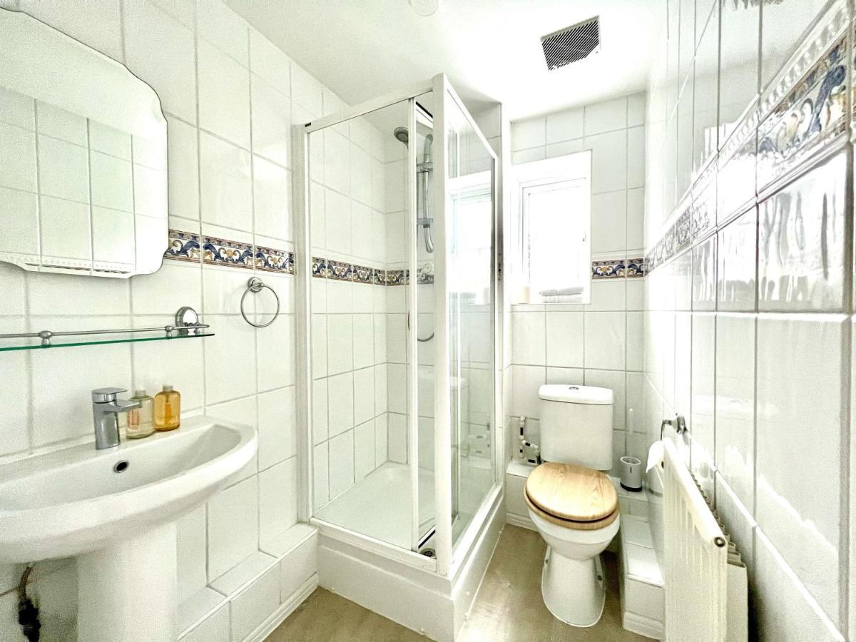 Holiday home Comfortable 3 Bedroomed House In Bicester